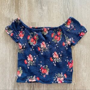 🌺 Floral Top Size Medium 🌸